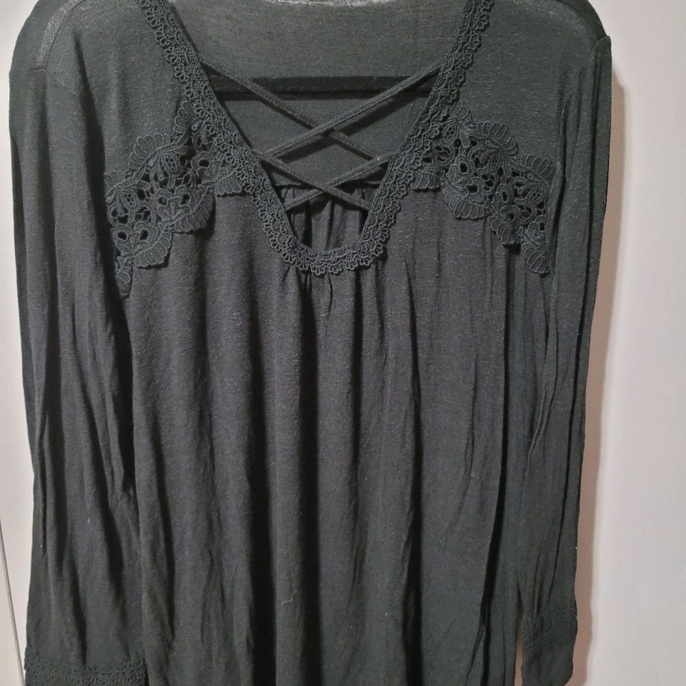 Lace and criss-cross long sleeve tshirt